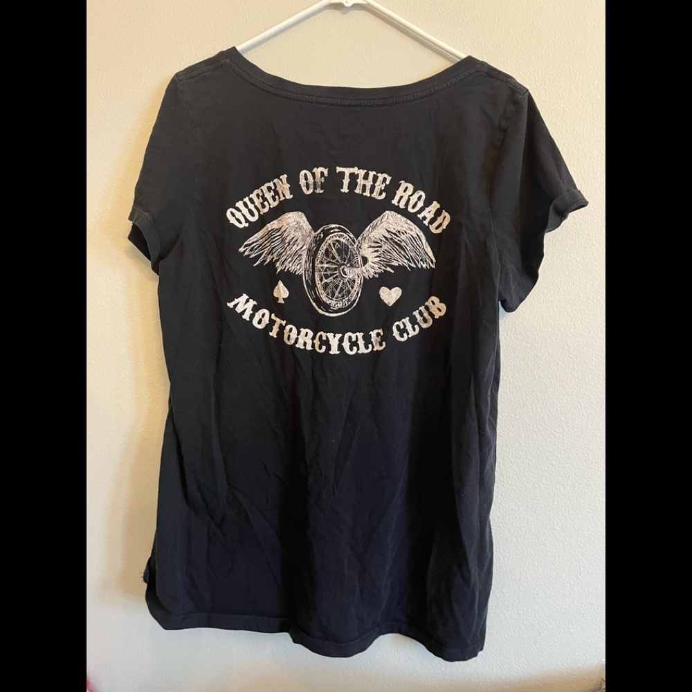 Women’s Tee shirt torrid size 2